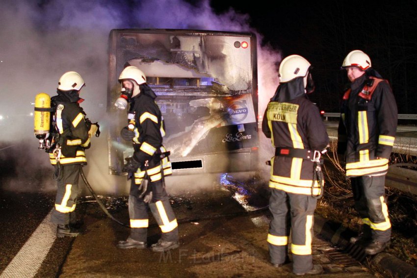 Bus brannte A 59 Rich Koeln AK Flughafen 08.jpg